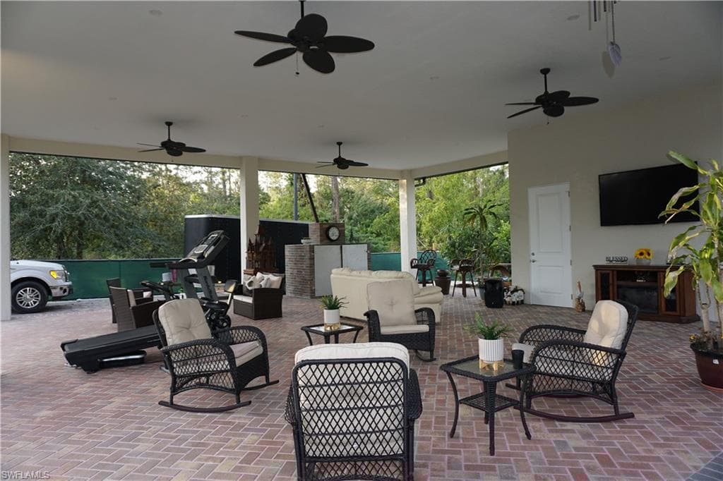 3393 21st Ave SW, Naples, FL 34117-22