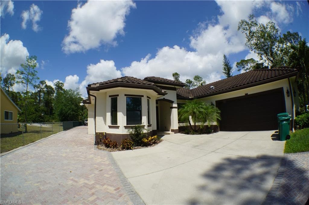 3393 21st Ave SW, Naples, FL 34117-32