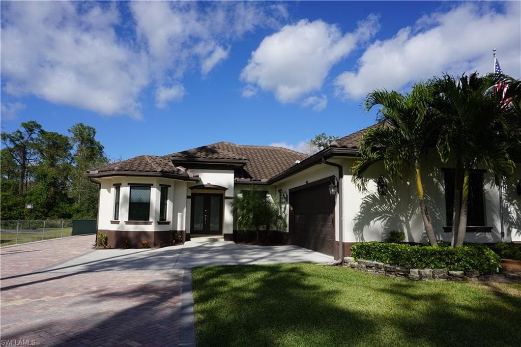 3393 21st Ave SW, Naples, FL 34117-3