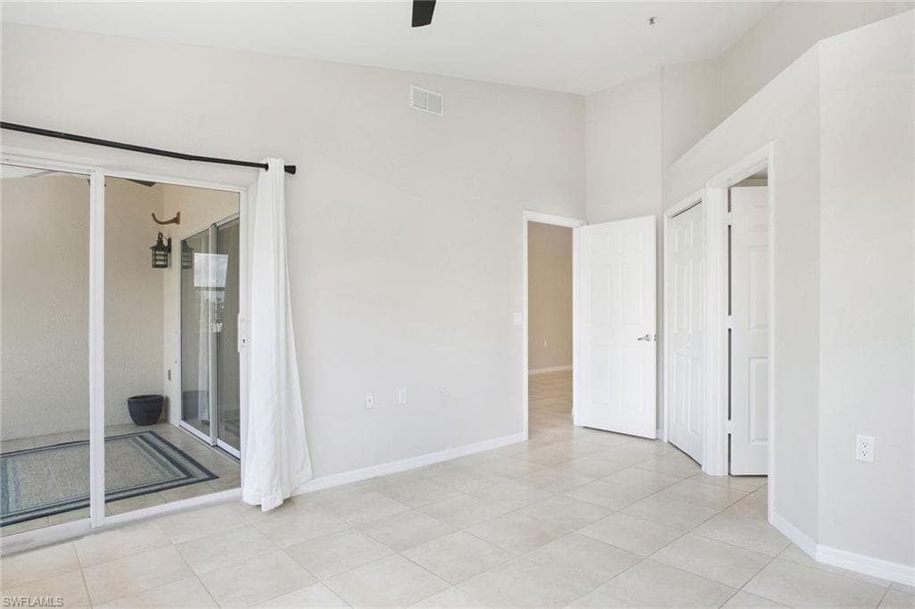 4940 Cougar Ct S 201, Naples, FL 34109-19
