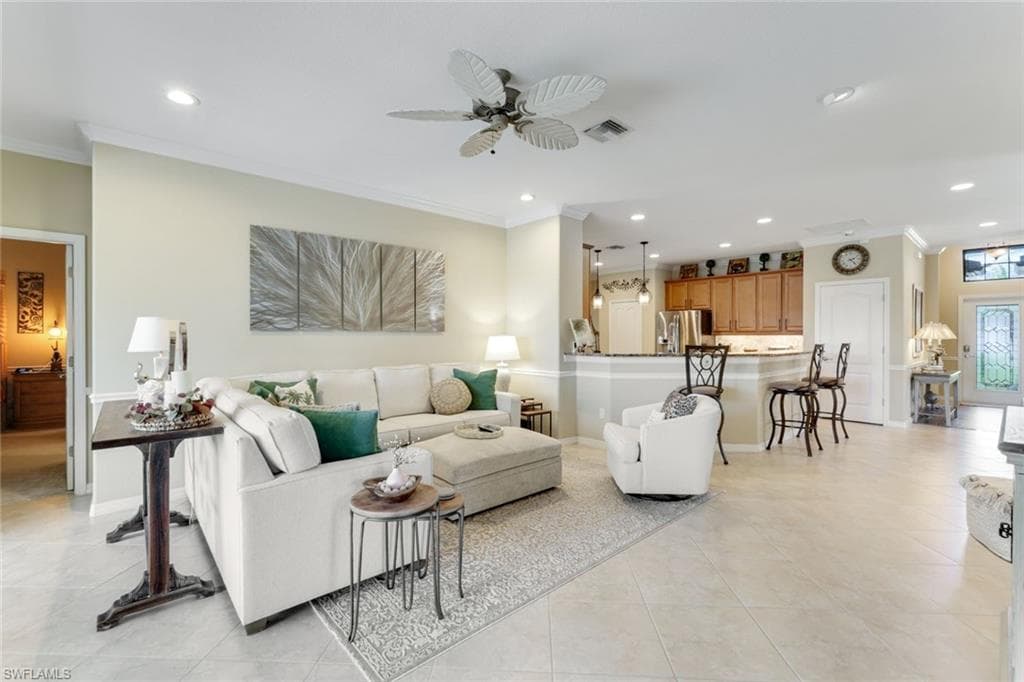 3917 Sapphire Way, Naples, FL 34114-4