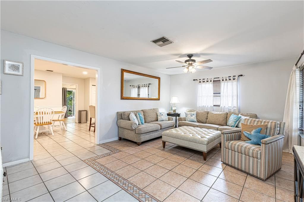 634 103rd Ave N, Naples, FL 34108-4