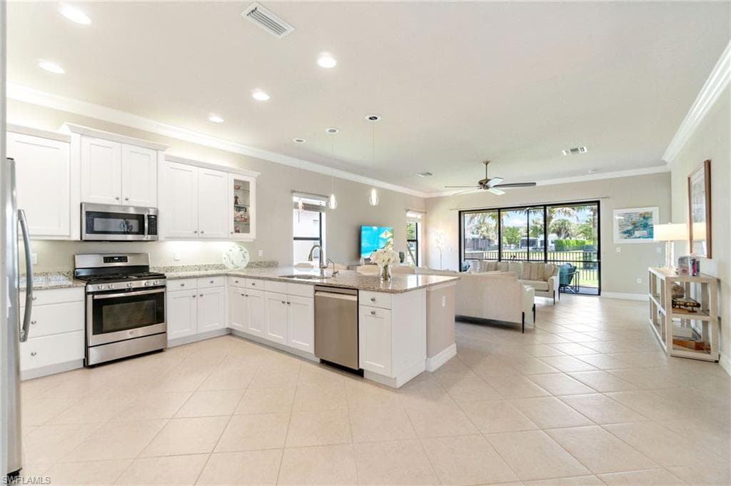4554 Luminary Ave, Naples, FL 34119-11