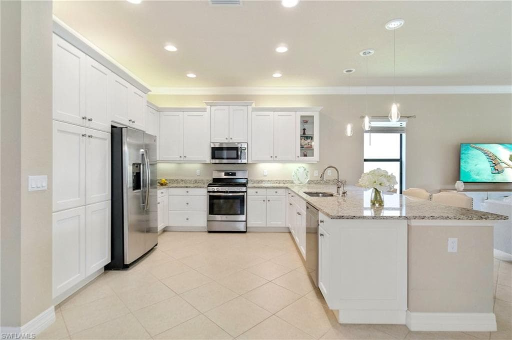 4554 Luminary Ave, Naples, FL 34119-12