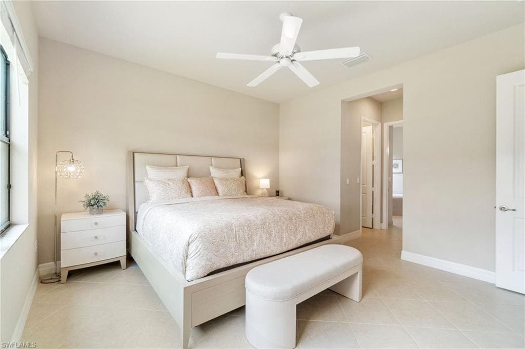 4554 Luminary Ave, Naples, FL 34119-16