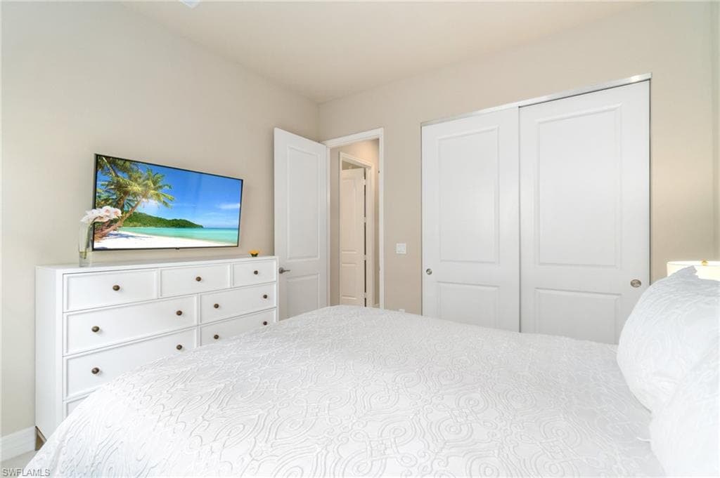 4554 Luminary Ave, Naples, FL 34119-20