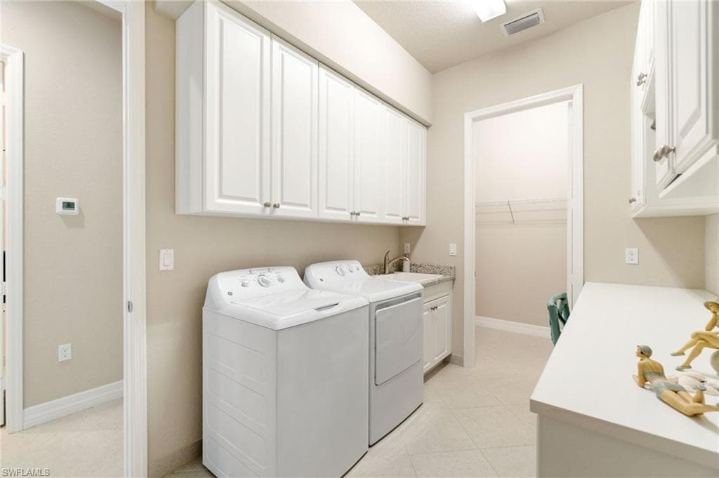 4554 Luminary Ave, Naples, FL 34119-23