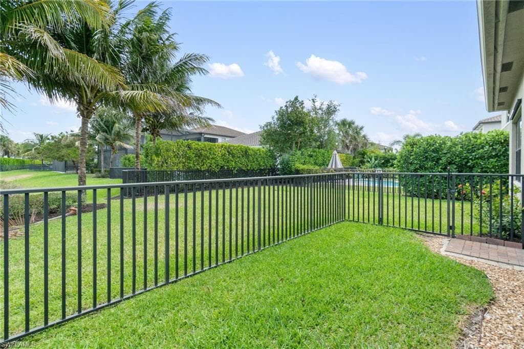 4554 Luminary Ave, Naples, FL 34119-26