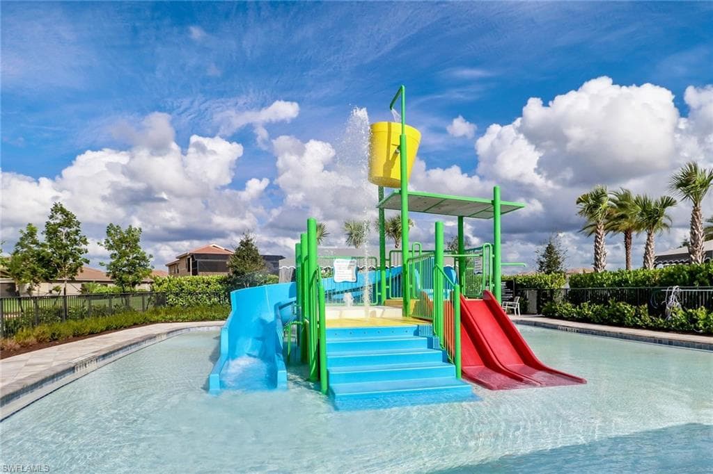 4554 Luminary Ave, Naples, FL 34119-34