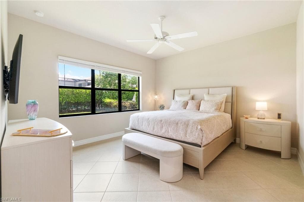 4554 Luminary Ave, Naples, FL 34119-3