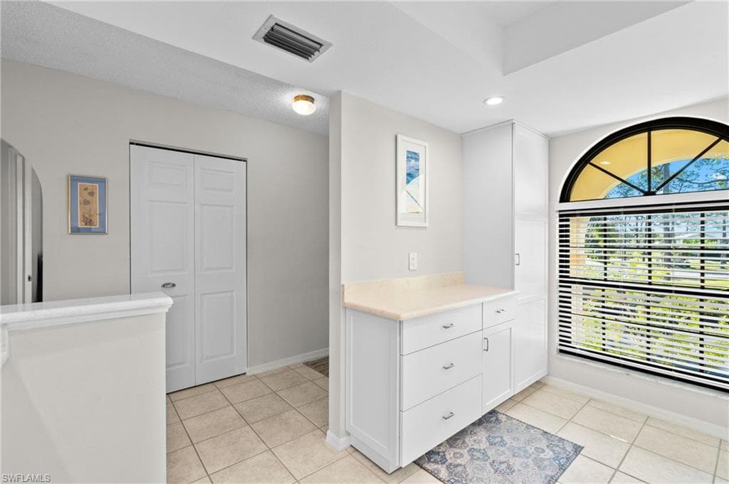 701 Augusta Blvd 701-7, Naples, FL 34113-9