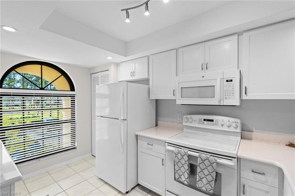 701 Augusta Blvd 701-7, Naples, FL 34113-10