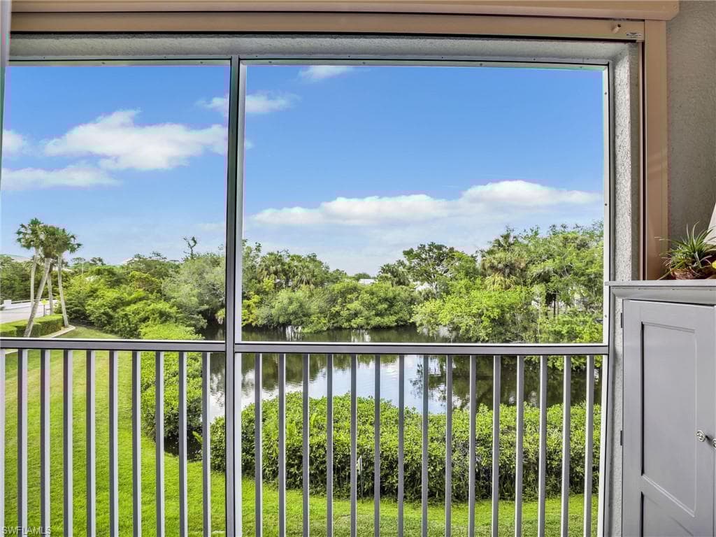 15256 Riverbend Blvd 204, North Fort Myers, FL 33917-26