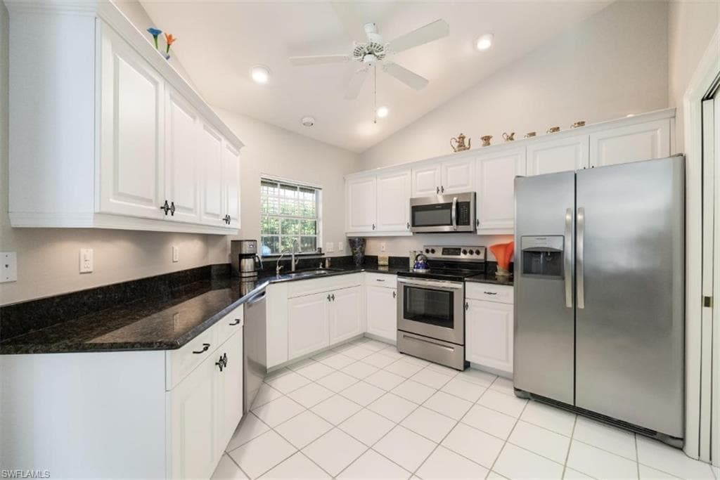 78 Fountain Cir, Naples, FL 34119-12