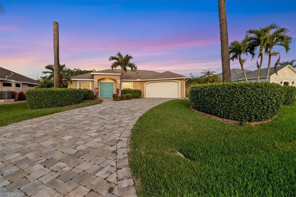 4809 24th Pl, Cape Coral, FL 33914-38