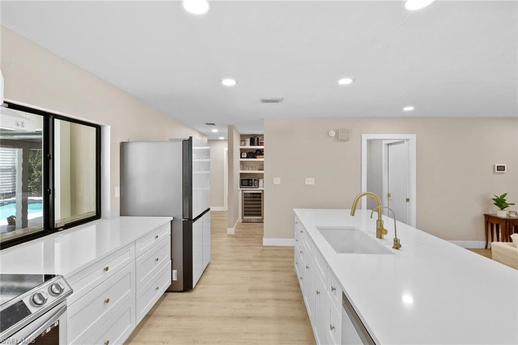 3221 68th St SW, Naples, FL 34105-13