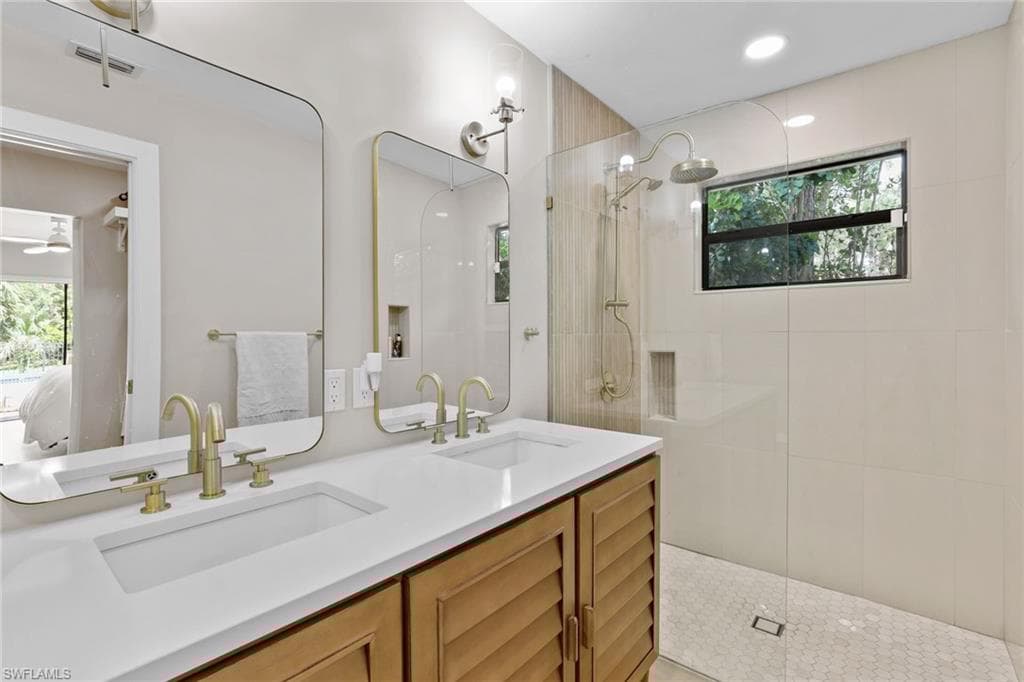 3221 68th St SW, Naples, FL 34105-17