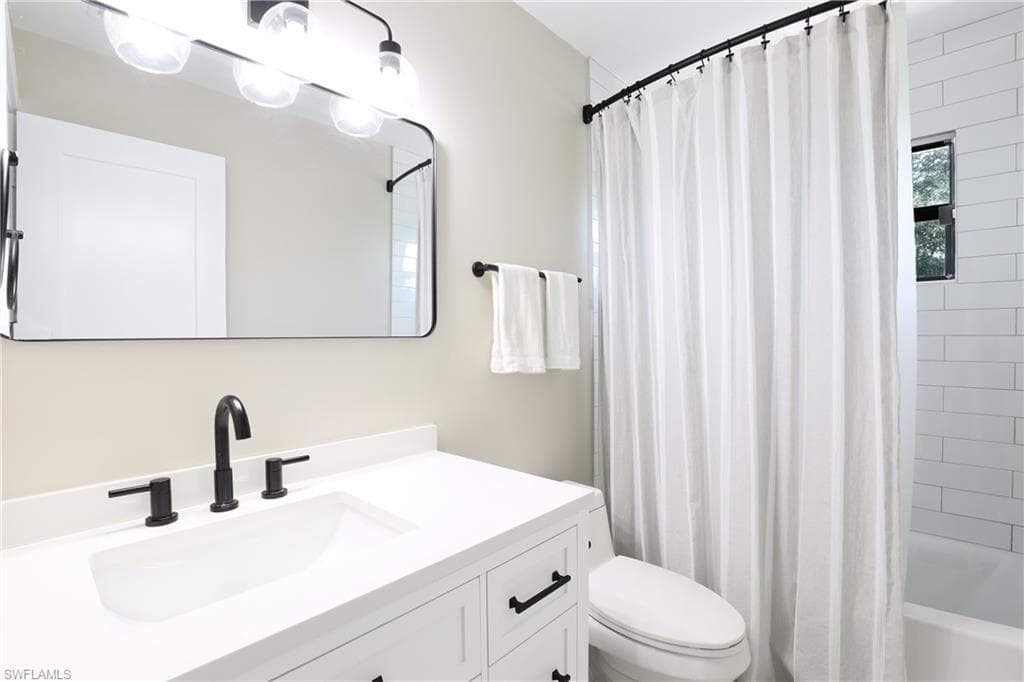 3221 68th St SW, Naples, FL 34105-23