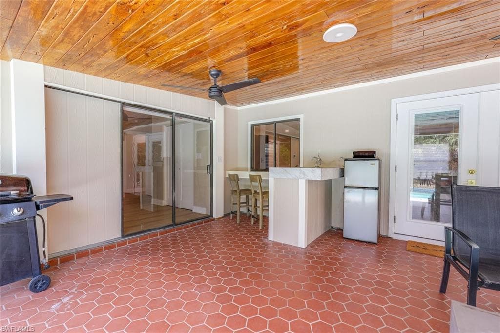 3221 68th St SW, Naples, FL 34105-25