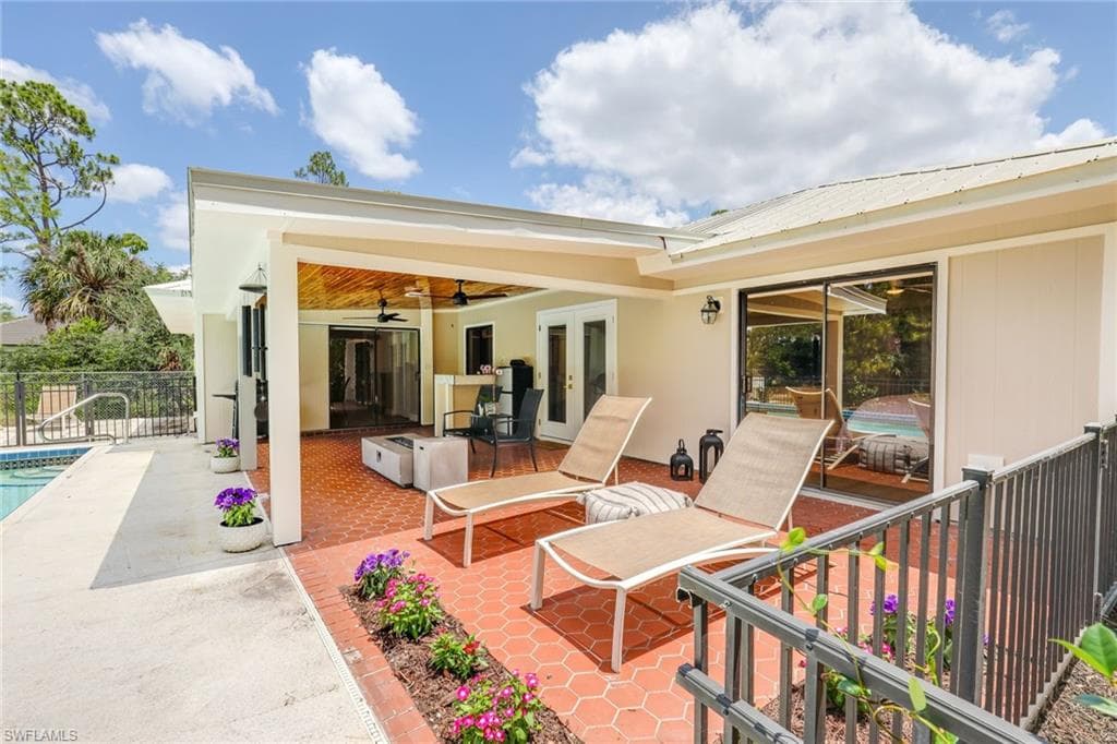 3221 68th St SW, Naples, FL 34105-27
