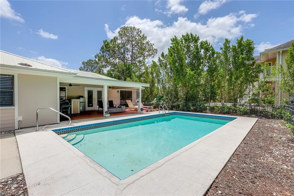 3221 68th St SW, Naples, FL 34105-28