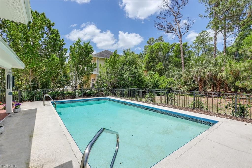 3221 68th St SW, Naples, FL 34105-29