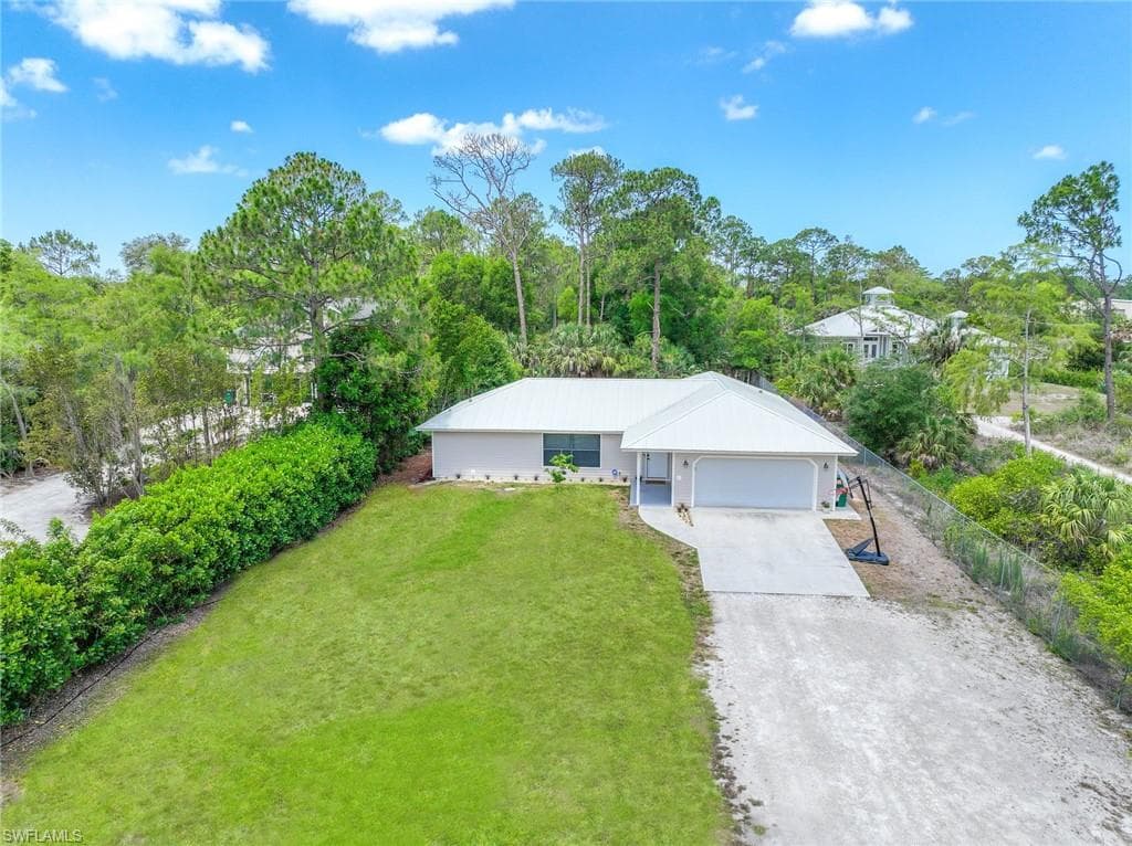 3221 68th St SW, Naples, FL 34105-34