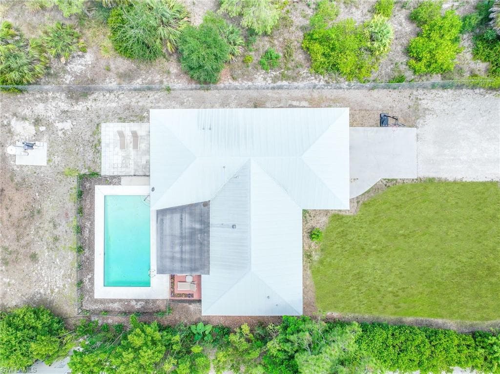 3221 68th St SW, Naples, FL 34105-37