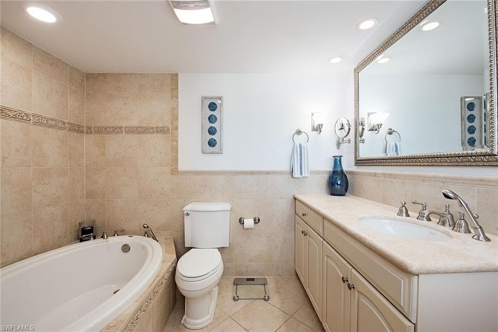 2905 Gulf Shore Blvd N 603n, Naples, FL 34103-10