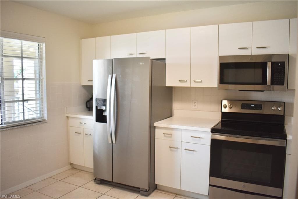 7725 Jewel Ln 202, Naples, FL 34109-4