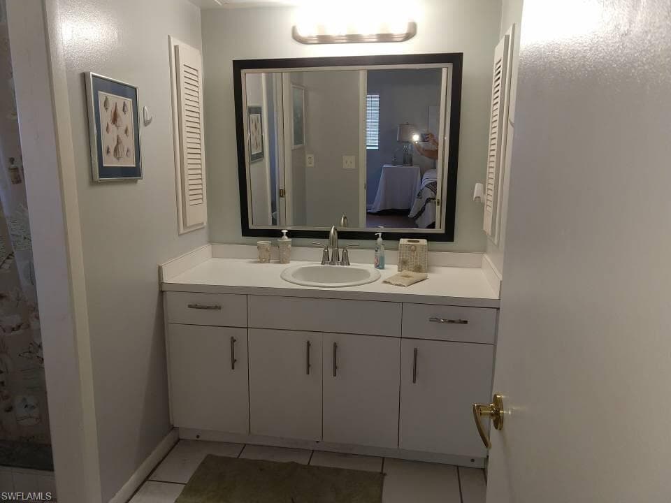 847 Hydrangea Dr, North Fort Myers, FL 33903-4