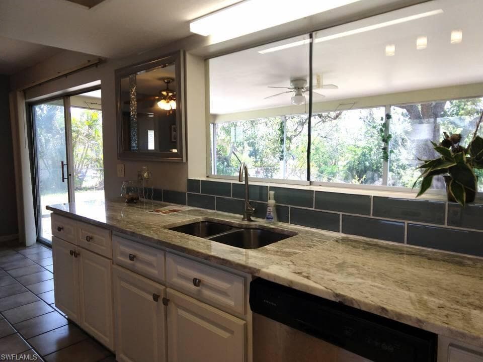 847 Hydrangea Dr, North Fort Myers, FL 33903-8