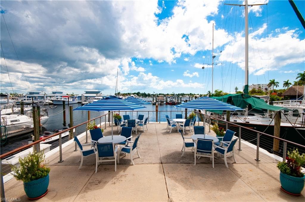 900 Broad Ave S 133/134, Naples, FL 34102-28