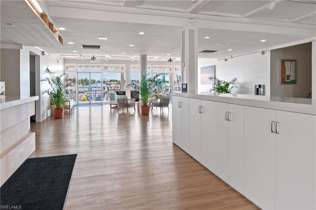 900 Broad Ave S 133/134, Naples, FL 34102-32
