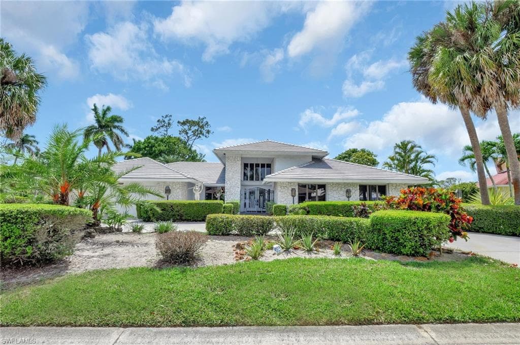 101 Palmetto Dunes Cir, Naples, FL 34113-1