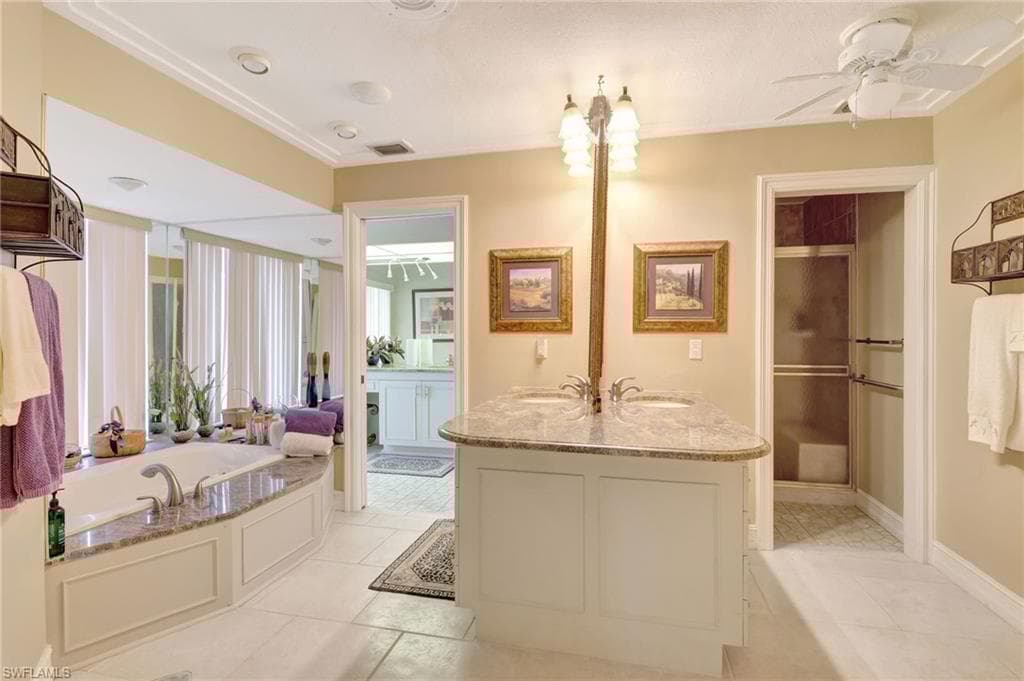 101 Palmetto Dunes Cir, Naples, FL 34113-22