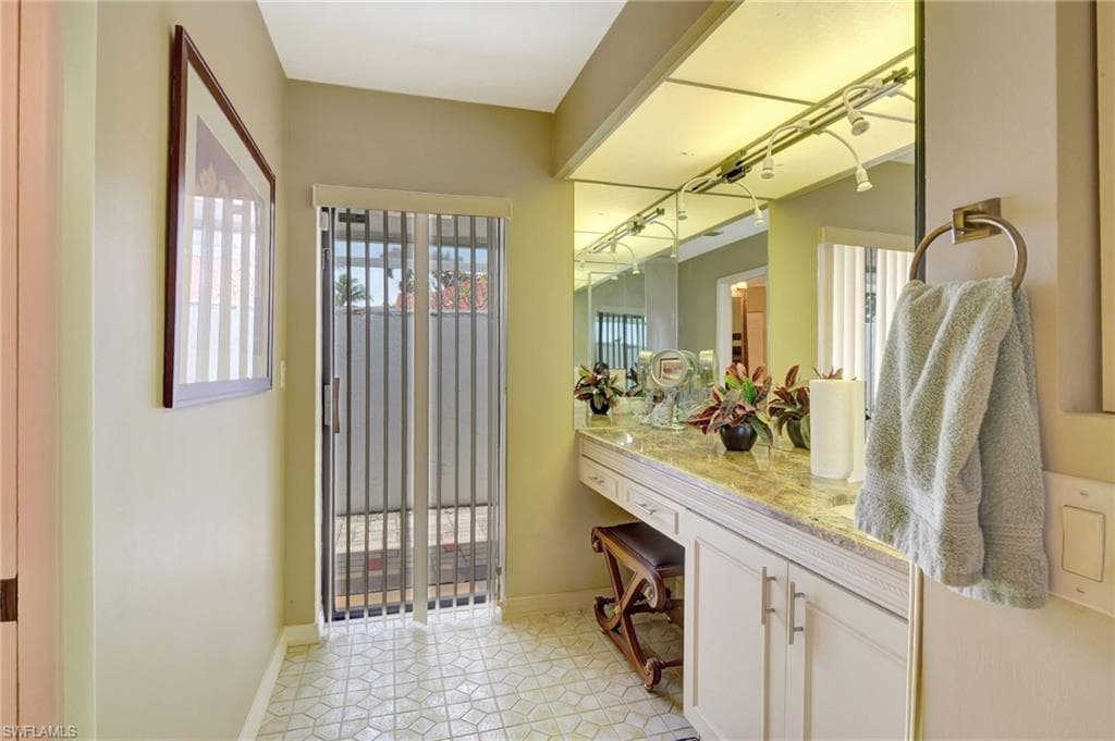 101 Palmetto Dunes Cir, Naples, FL 34113-24