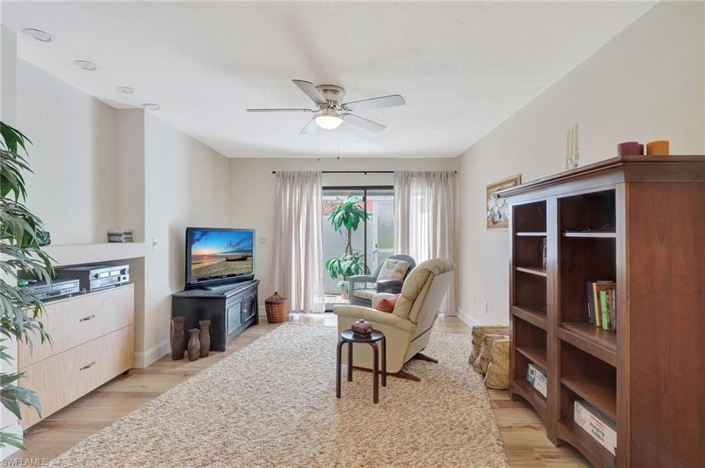 101 Palmetto Dunes Cir, Naples, FL 34113-25