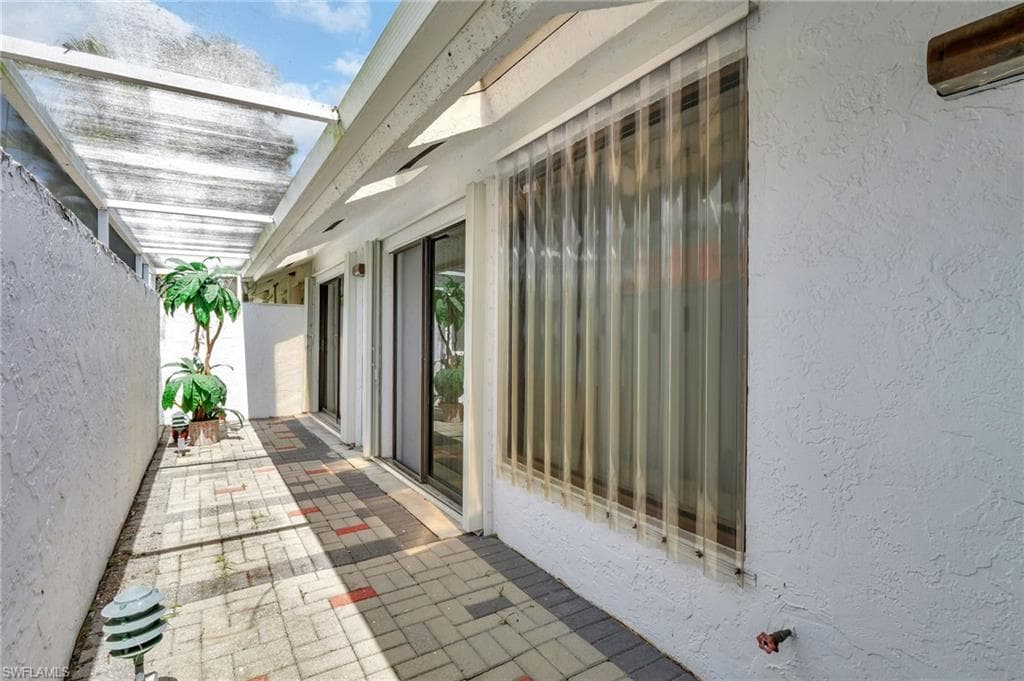 101 Palmetto Dunes Cir, Naples, FL 34113-45