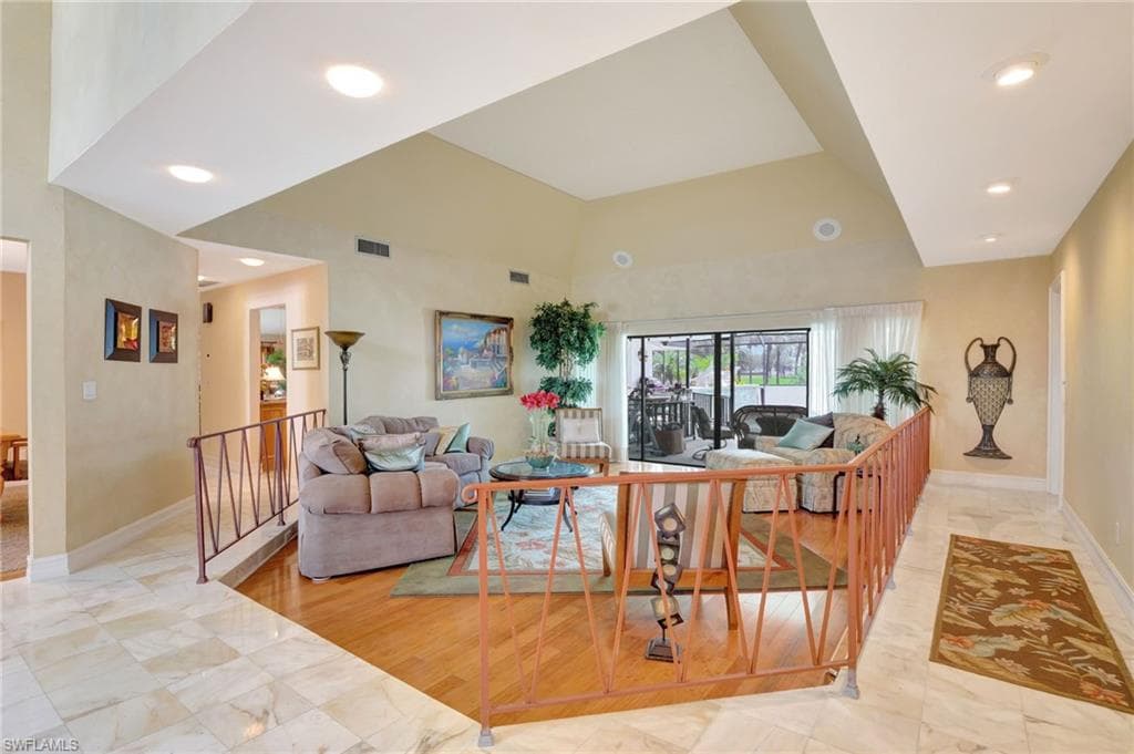 101 Palmetto Dunes Cir, Naples, FL 34113-4