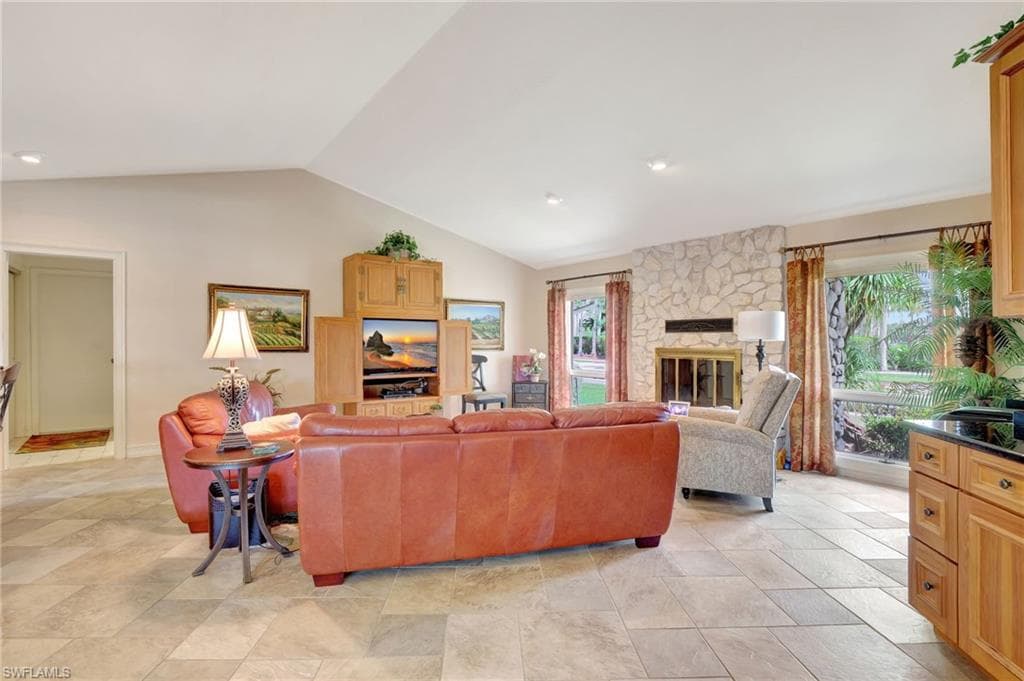 101 Palmetto Dunes Cir, Naples, FL 34113-8