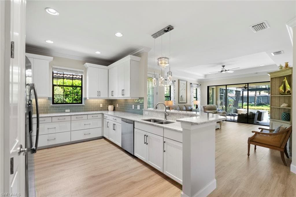 3260 Miyagi Ln, Naples, FL 34114-8