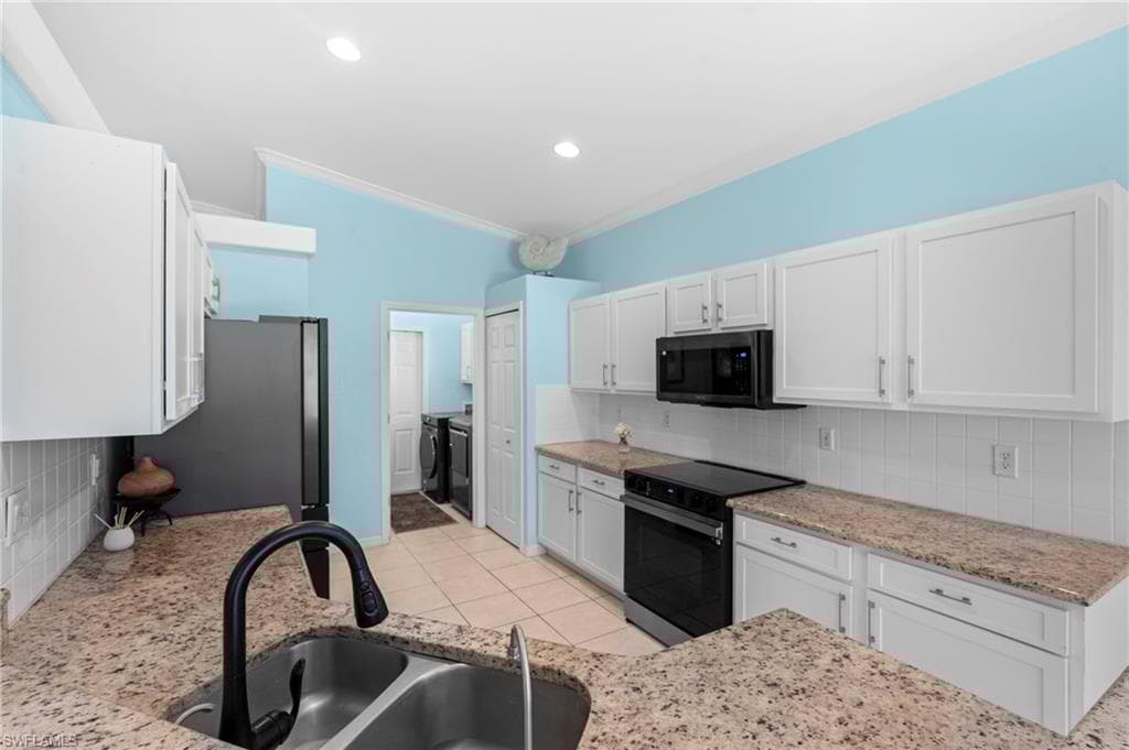 1958 Dory Ct, Naples, FL 34109-18
