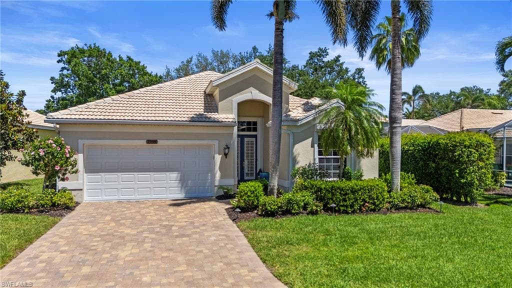 1958 Dory Ct, Naples, FL 34109-1
