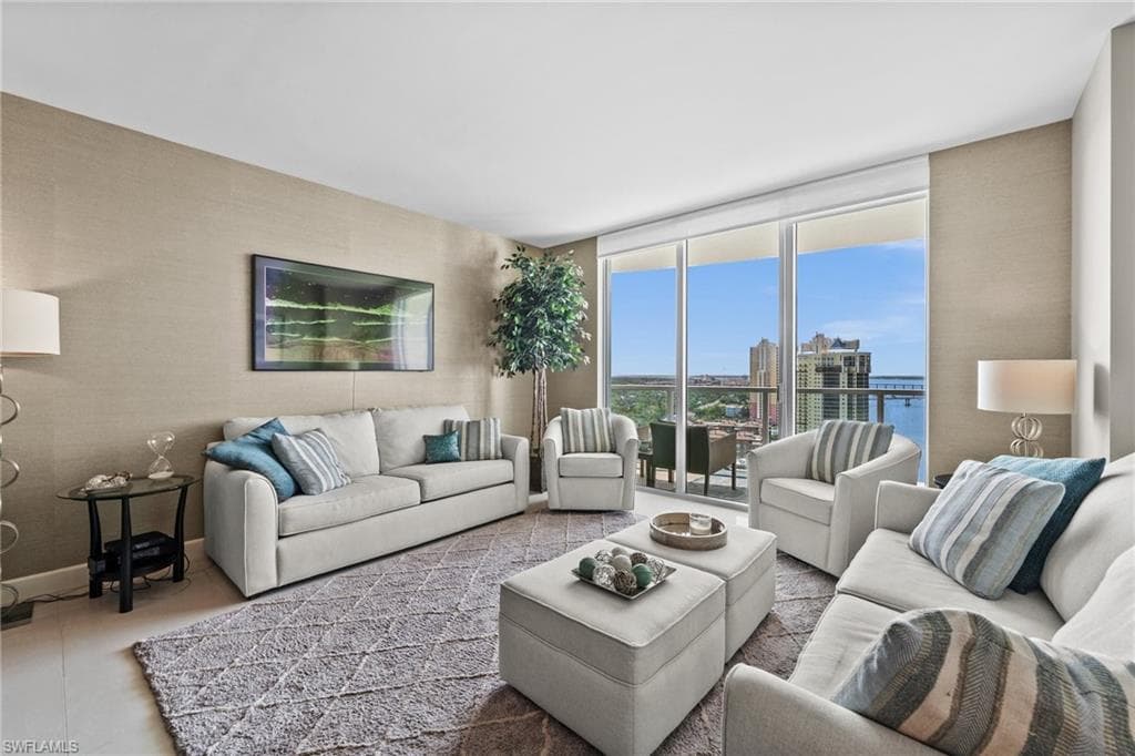 3000 Oasis Grand Blvd 2104, Fort Myers, FL 33916-15