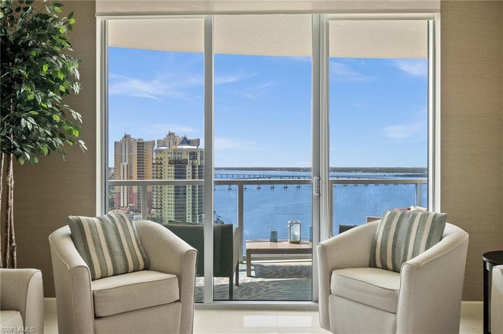 3000 Oasis Grand Blvd 2104, Fort Myers, FL 33916-2