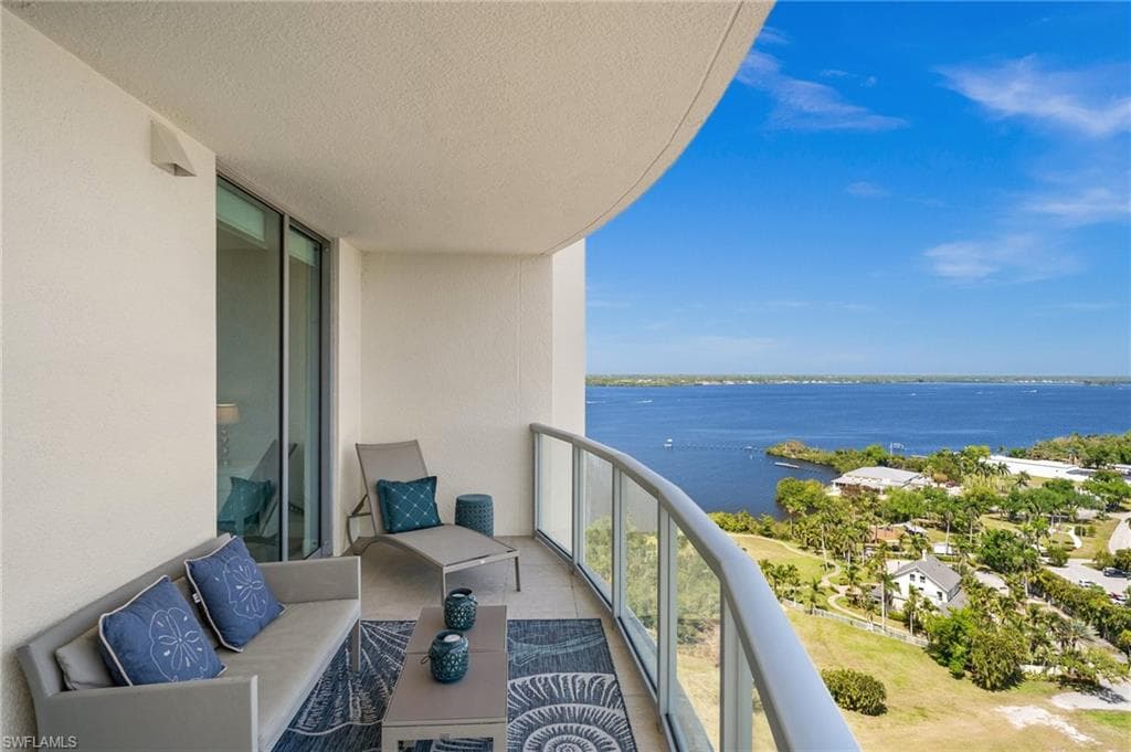 3000 Oasis Grand Blvd 2104, Fort Myers, FL 33916-33