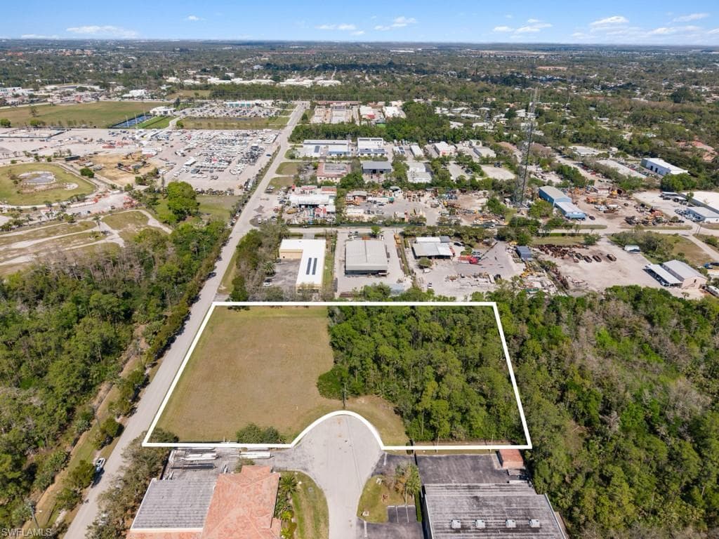 28401 Race Track Rd, Bonita Springs, FL 34135-3