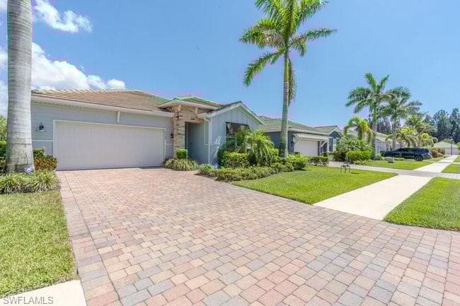 14566 Tropical Dr, Naples, FL 34114-4