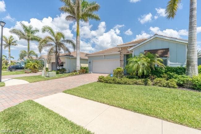 14566 Tropical Dr, Naples, FL 34114-5